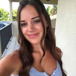 Meet your Posher, Stephany